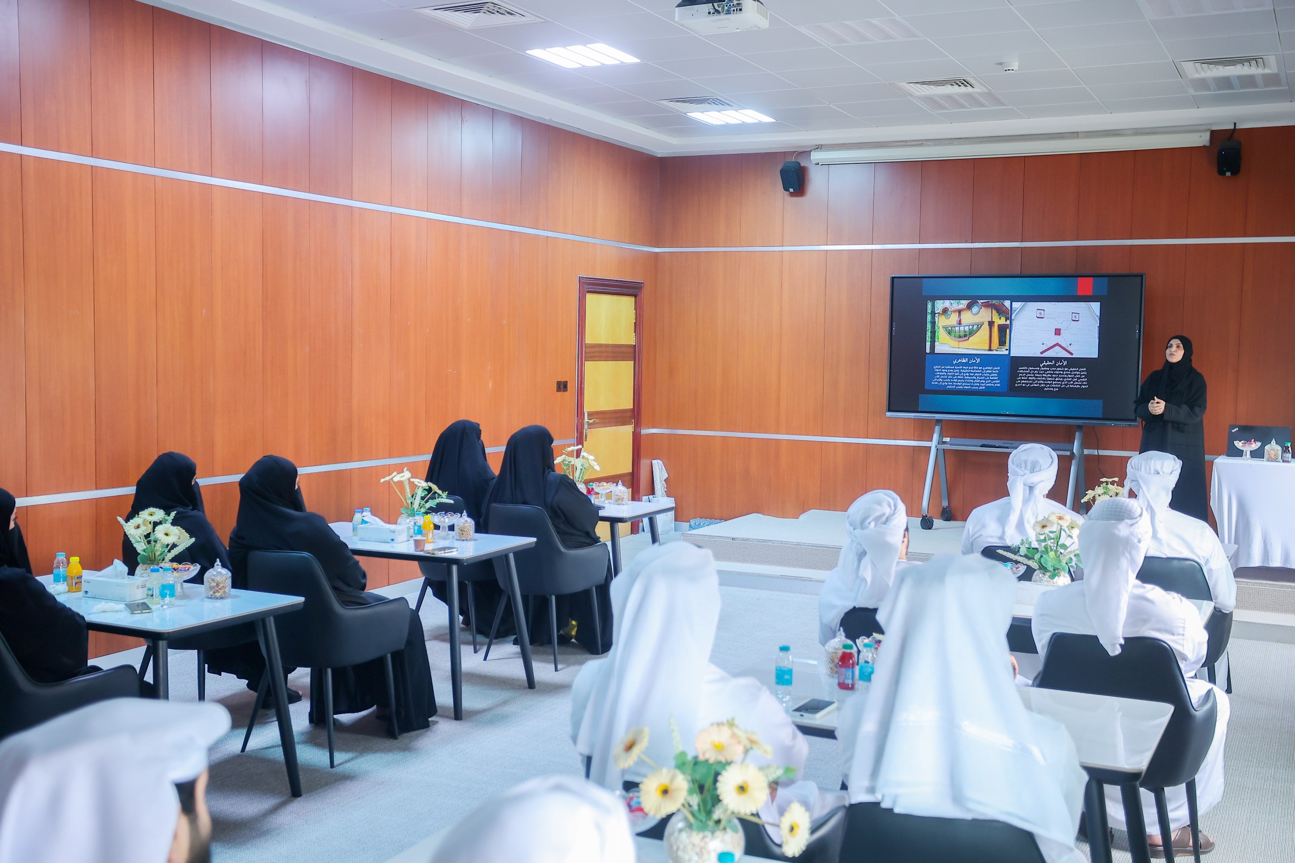 برنامجًا تدريبيًا بعنوان "هو الأمان.. هي السكن"